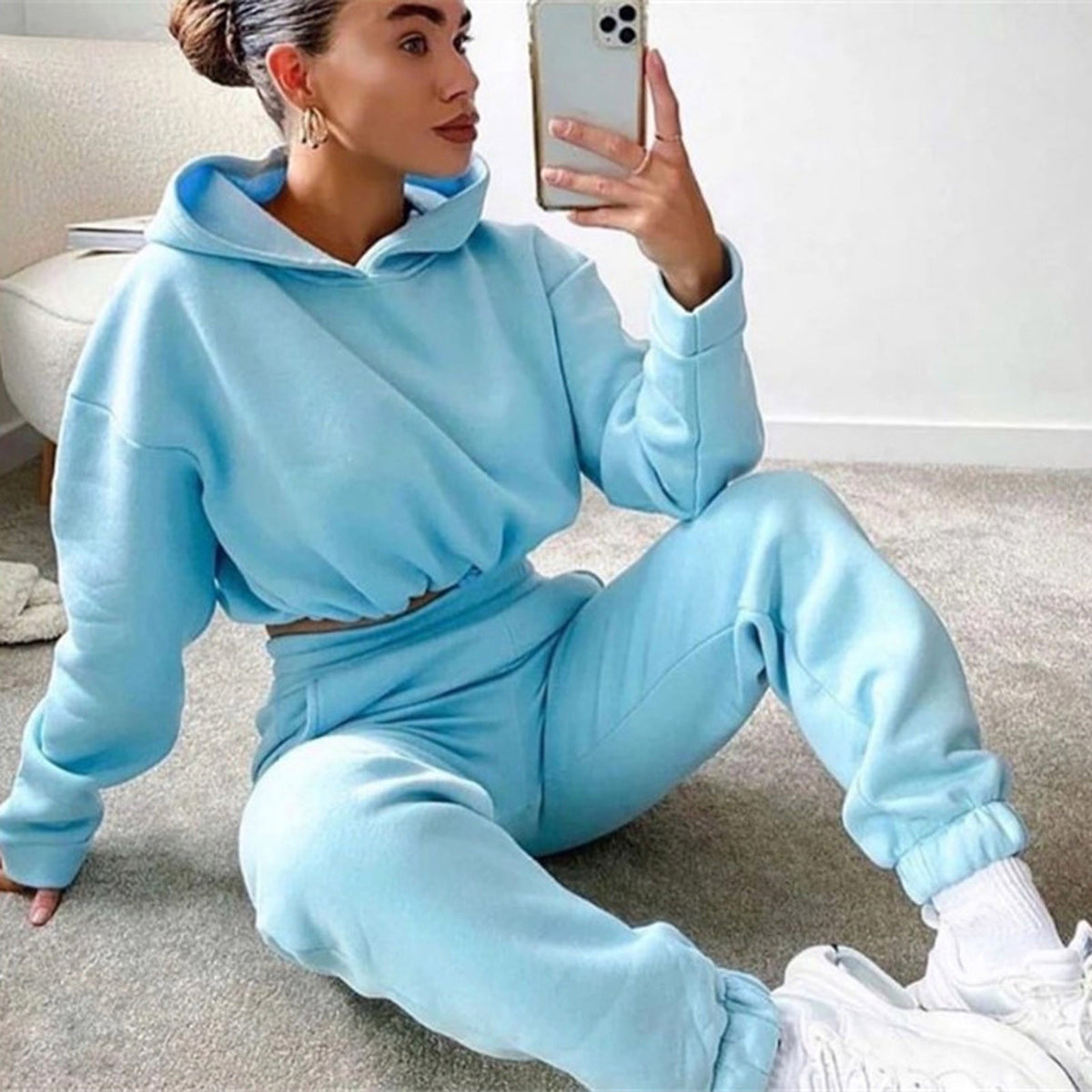 Stylish Women's 2-Piece Jogging Suit: Sexy Long Sleeve Hoodie & Comfortable Tracksuit for Fitness and Leisure